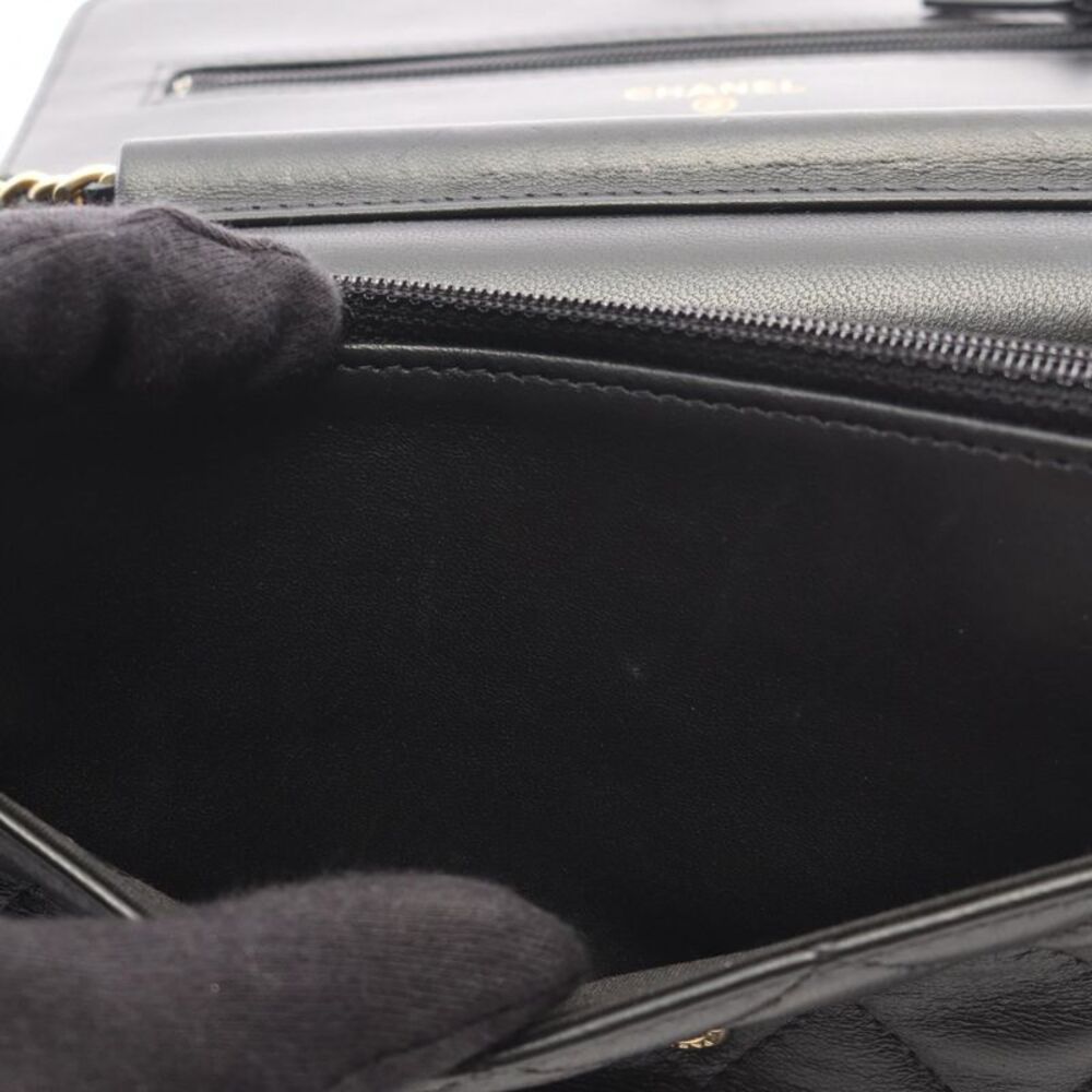 CHANEL Matelasse Lambskin Shoulder Bag - Picture 6 of 10